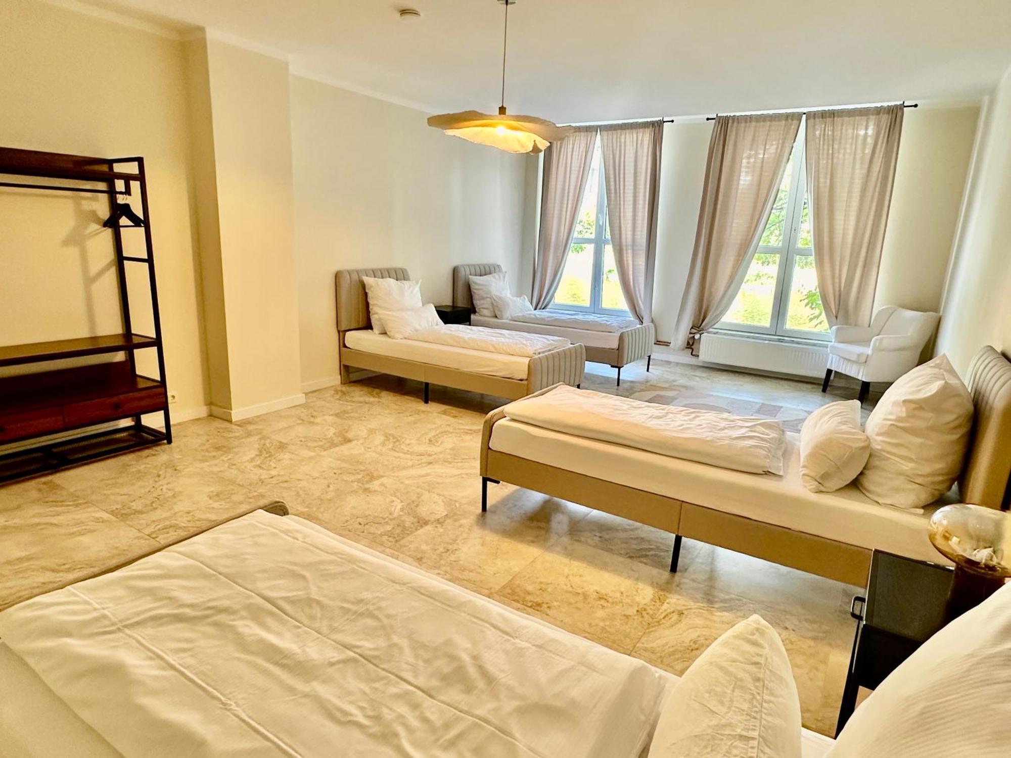 Sanierte 5 Zimmer Luxus Standard Apartment Auf 350Qm Hamburg Exterior photo